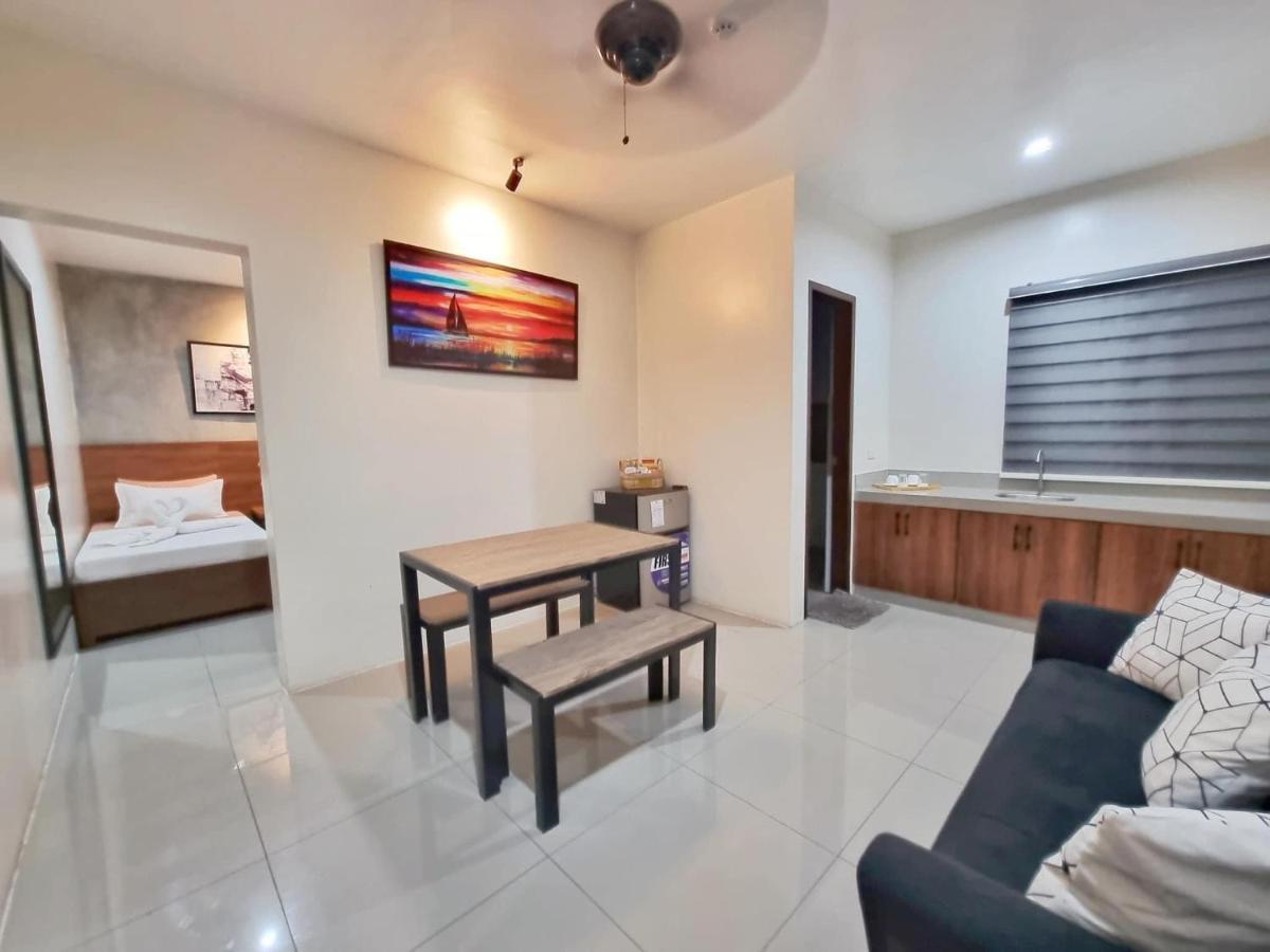 A&E Apartelle Bacolod Luaran gambar
